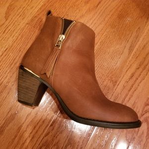 Steve Madden Whendy Cognac Nubuck Boots